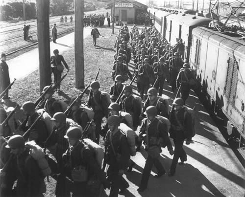 Marines travelling to Paekakariki camp