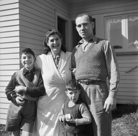 A 1940s family 